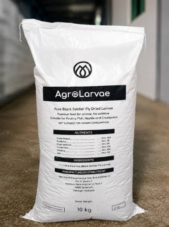 AgroLarvae microwave dried Black Soldier Fly larvae in a 10 kg woven bag